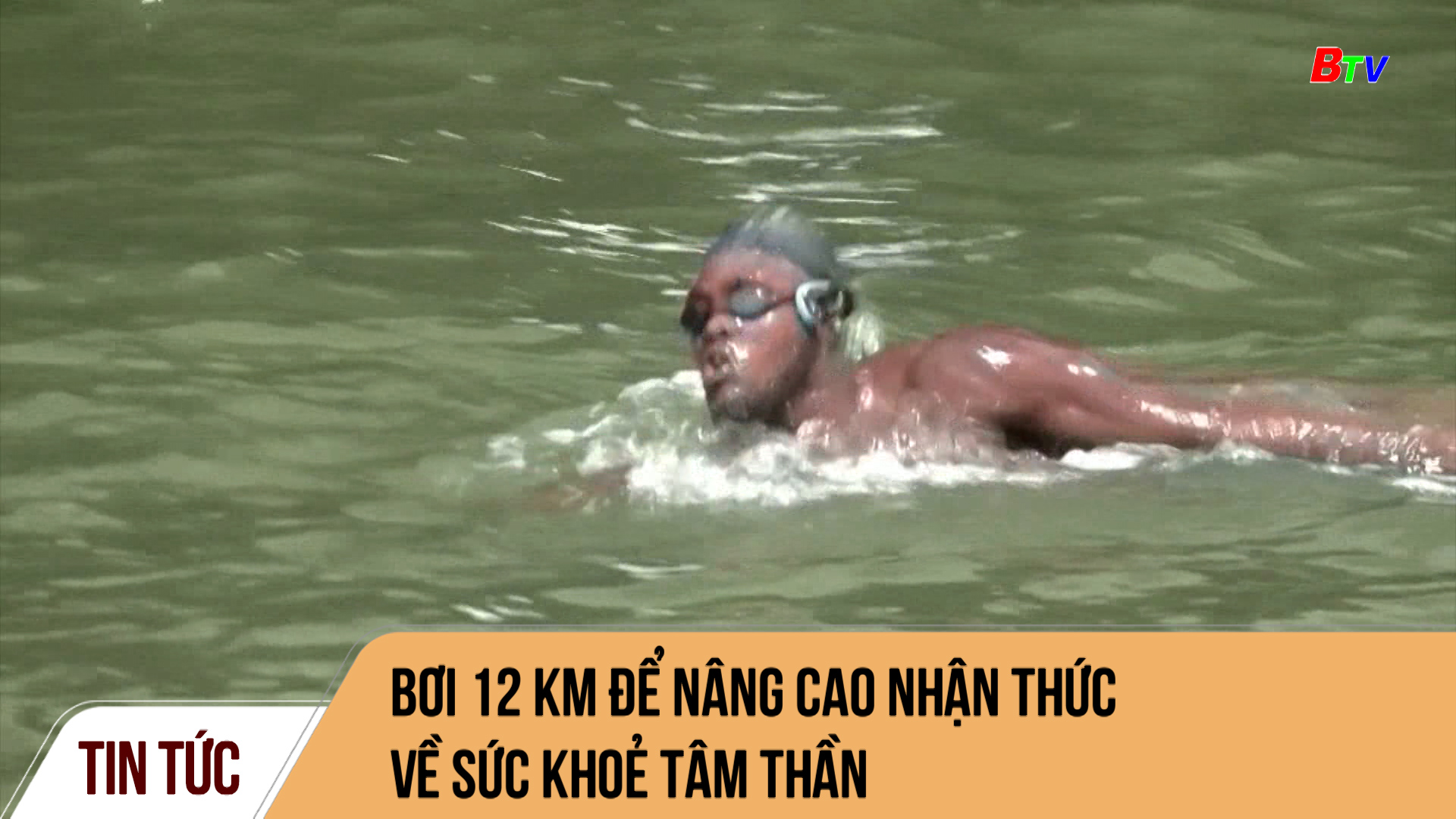 Bơi 12 km để nâng cao nhận thức về sức khoẻ tâm thần